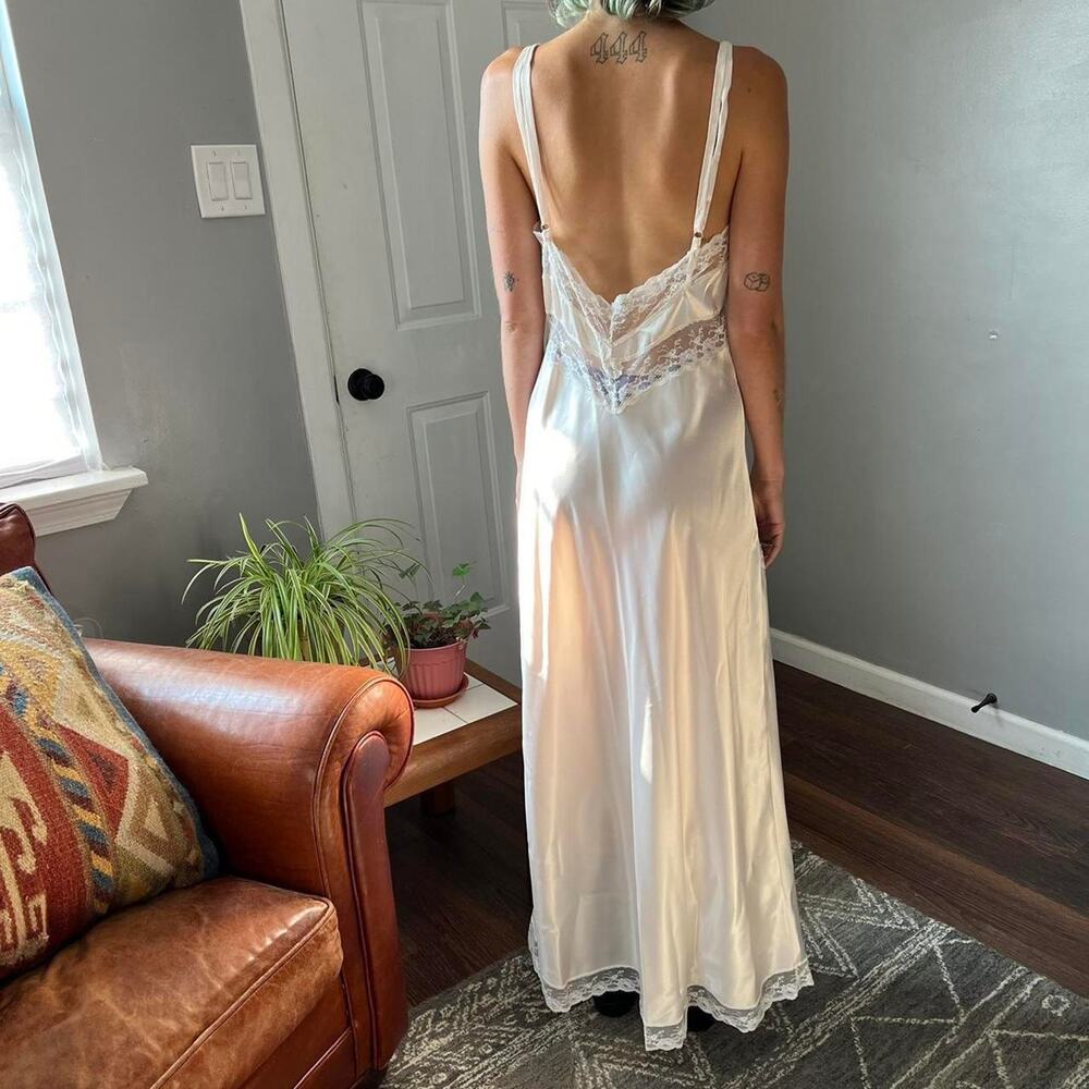 VINTAGE 1950โs Baby Pink Slip Dress - Picture 7 of 8